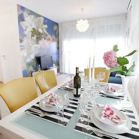 Flowers Apartman *