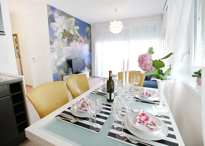 Flowers, Free Garage Parking Apartament *