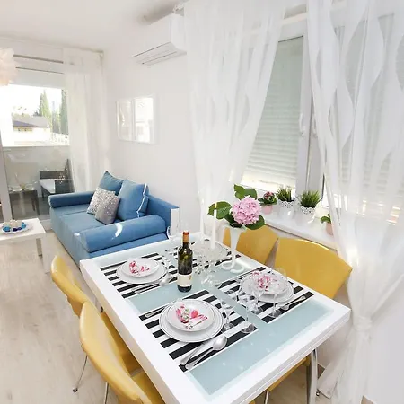 Flowers, Free Garage Parking Apartamento